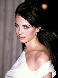 Mia Kirshner